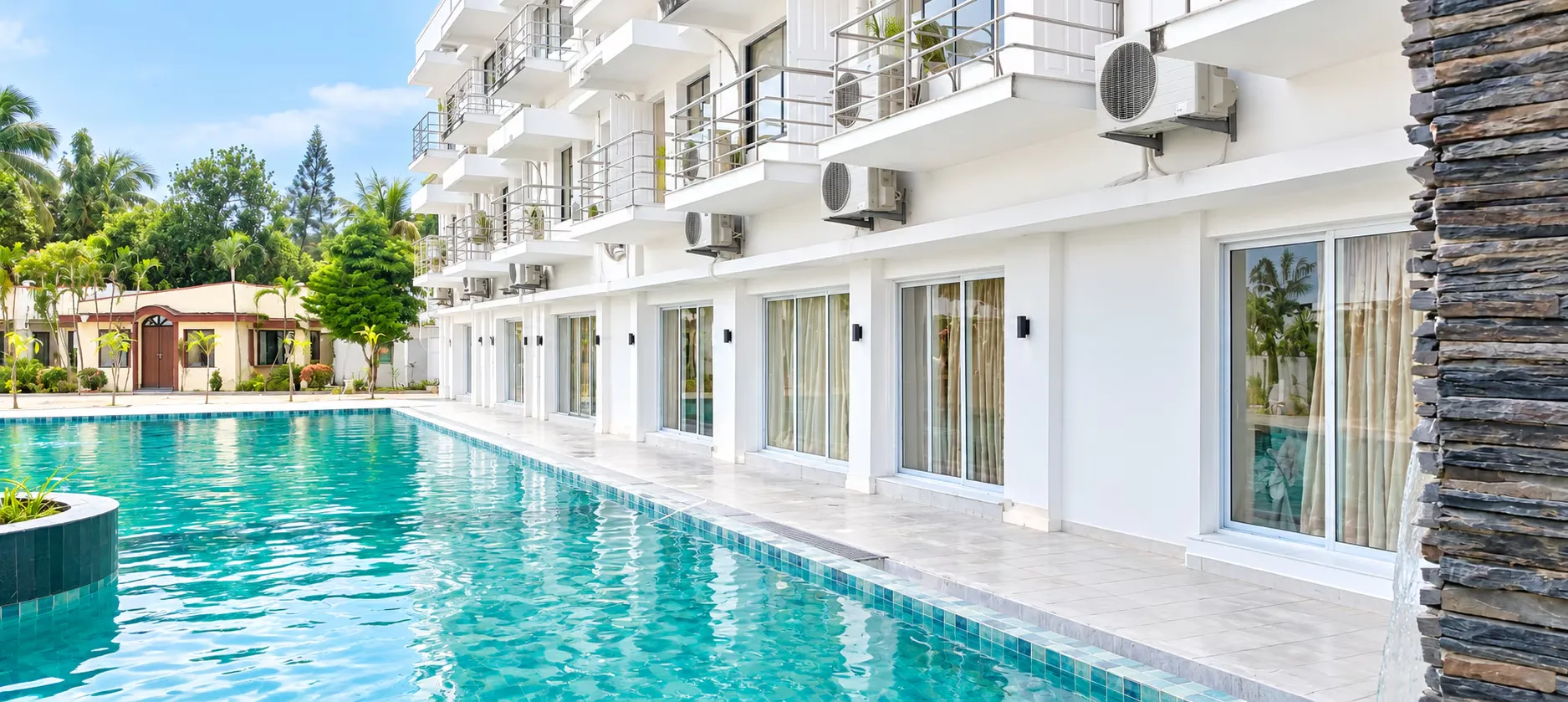 Coastal arrival checklist for a seaside hotel journey